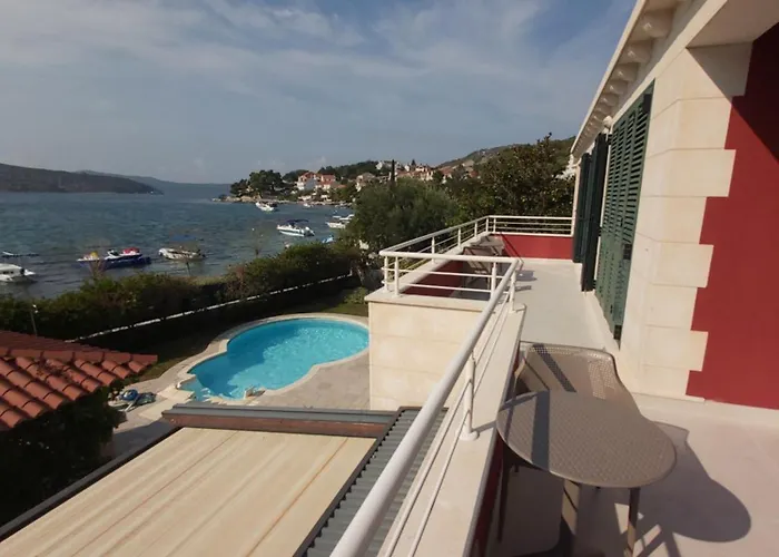 Elizabeth,slano,pool,sauna,garden, 4 Persons 斯拉诺